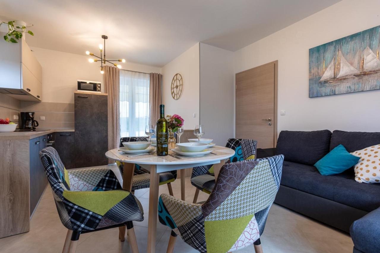 Apartment Ivan Sveti Ivan Dobrinjski Eksteriør billede
