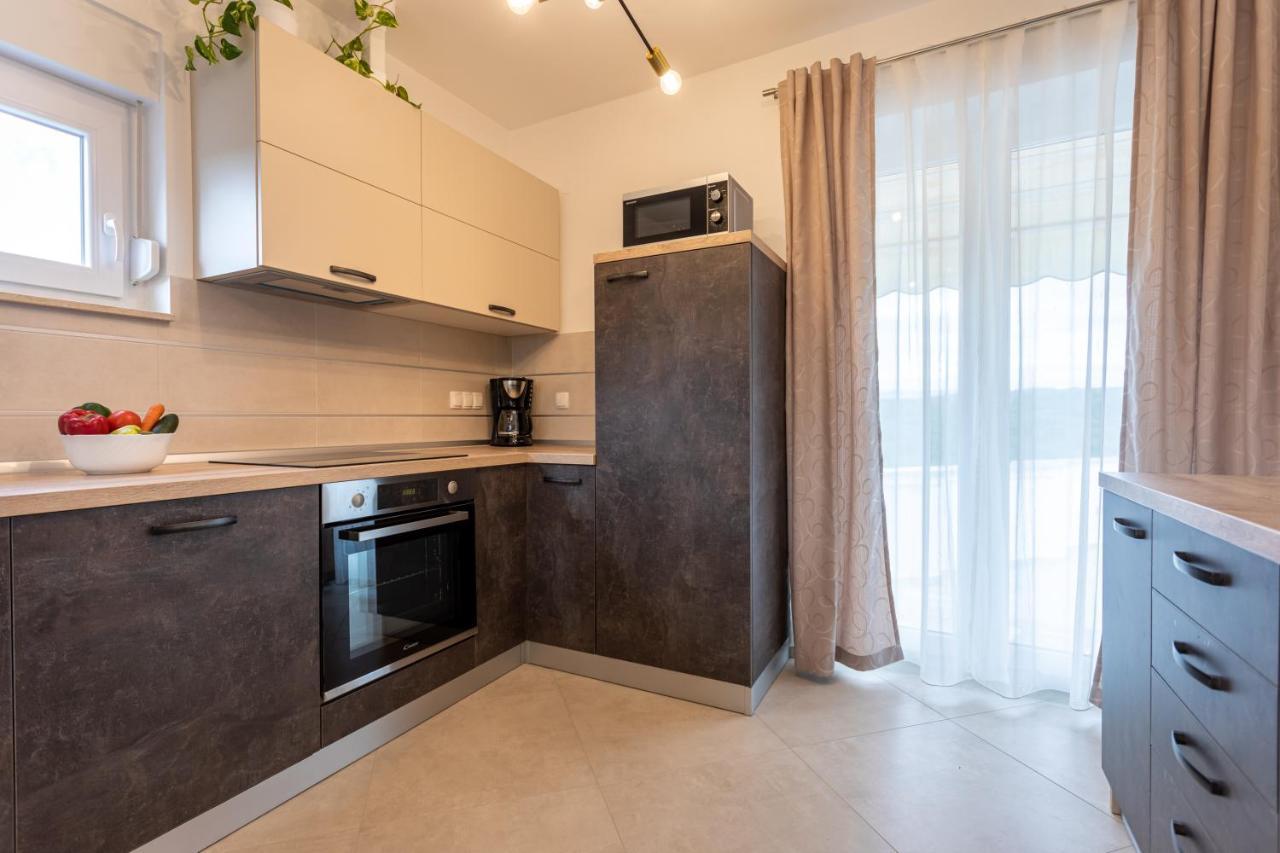 Apartment Ivan Sveti Ivan Dobrinjski Eksteriør billede